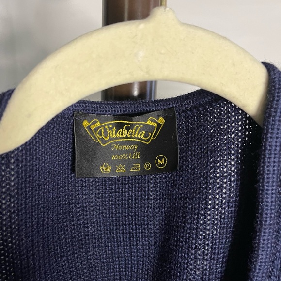 VINTAGE Vitabella 100% Wool Sweater with Floral Embroidery - Picture 6 of 12